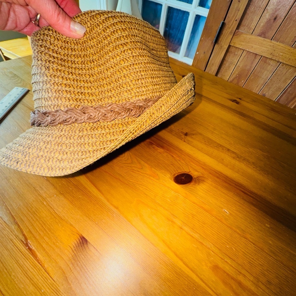 Straw hat - Picture 11 of 13